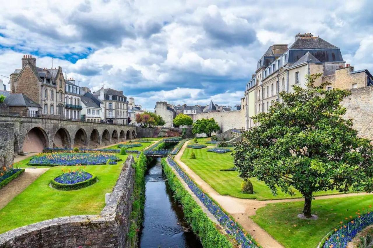 Appartamento Studio De Caractere Du Centre Historique De Vannes Esterno foto